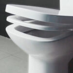 Kit Vaso Sanitário com Caixa Acoplada e Assento Branco Duplo Acionamento 3/6L Saída Vertical Square Roca - Imagem 7